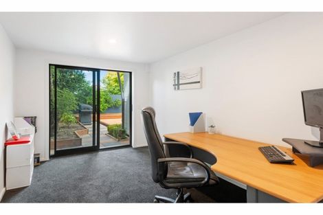 Photo of property in 23 Derrett Place, Saint Martins, Christchurch, 8022