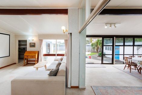 Photo of property in 21 Saint Albans Avenue, Hokowhitu, Palmerston North, 4410