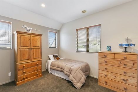 Photo of property in 9 Neston Grove, Churton Park, Wellington, 6037