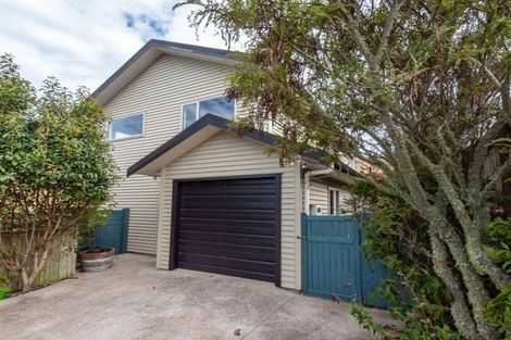 Photo of property in 5a Gifford Grove, Churton Park, Wellington, 6037