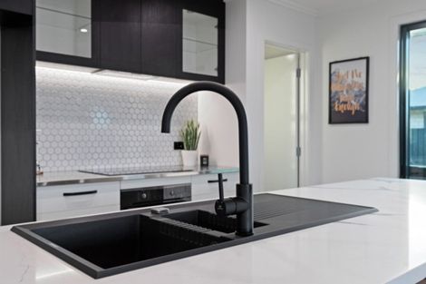 Photo of property in 10 Costello Drive, Ngatea, 3503