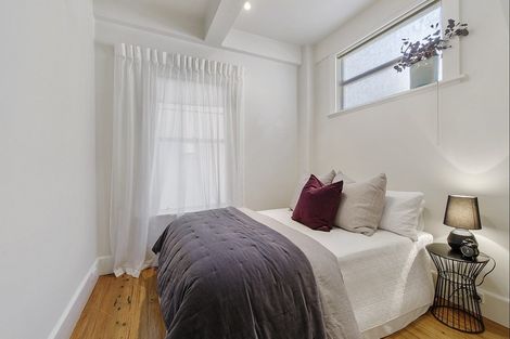 Photo of property in Inverleith Apartments, 3/306 Oriental Parade, Oriental Bay, Wellington, 6011