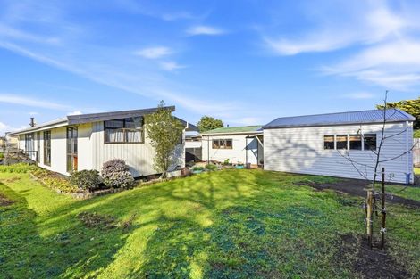 Photo of property in 33 Tongariro Street, Castlecliff, Whanganui, 4501