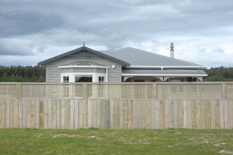 Photo of property in 32 Kent Avenue, Waitarere Beach, Levin, 5510