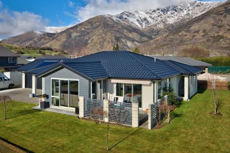 Photo of property in 10 Coburn Place, Lake Hayes, Queenstown, 9304