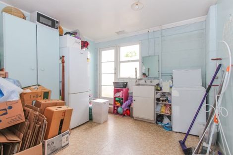 Photo of property in 2/120 Titirangi Road, New Lynn, Auckland, 0600