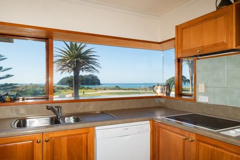 Photo of property in 32 Marine Parade, Mount Maunganui, 3116
