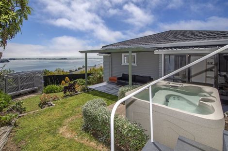 Photo of property in 51 Marama Crescent, Mount Pleasant, Christchurch, 8081
