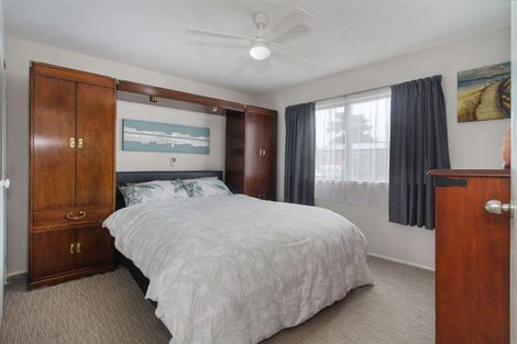 Photo of property in 3a Vela Place, Clarks Beach, 2122