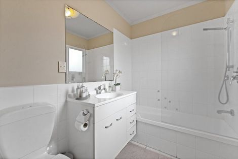 Photo of property in 39 Tiri Tiri Road, Birkdale, Auckland, 0626