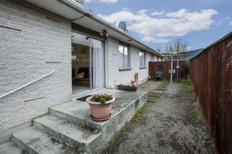 Photo of property in 2/551a Fergusson Drive, Trentham, Upper Hutt, 5018