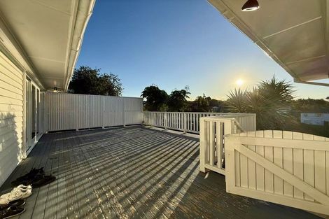 Photo of property in 4 Tomo Street, New Lynn, Auckland, 0600