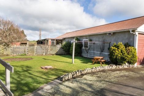 Photo of property in 21 Taradale Road, Dannevirke, 4930
