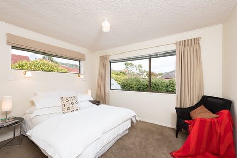 Photo of property in 27 Parkvale Road, Karori, Wellington, 6012