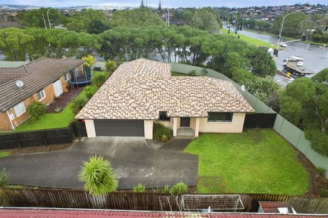 Photo of property in 24 Caltra Place, East Tamaki, Auckland, 2016