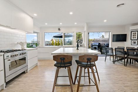 Photo of property in 81 Bleakhouse Road, Howick, Auckland, 2014