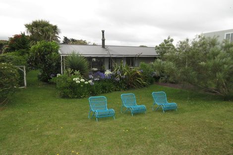 Photo of property in 120 Tutere Street, Waikanae Beach, Waikanae, 5036