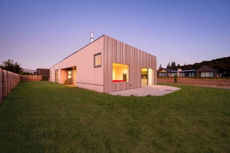 Photo of property in 6 Pounamu Avenue, Albert Town, Wanaka, 9305