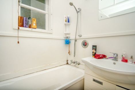 Photo of property in 128 Queen Street, Westport, 7825