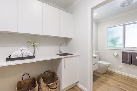 Photo of property in 1/48 Seaton Road, Murrays Bay, Auckland, 0630