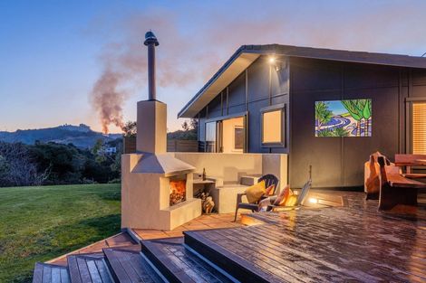 Photo of property in 16 Tarapatiki Drive, Whitianga, 3510