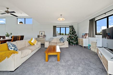 Photo of property in 4 Channel View Road, Clarks Beach, Pukekohe, 2679