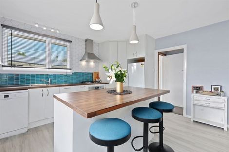 Photo of property in 16 Adams Place, Woolston, Christchurch, 8023