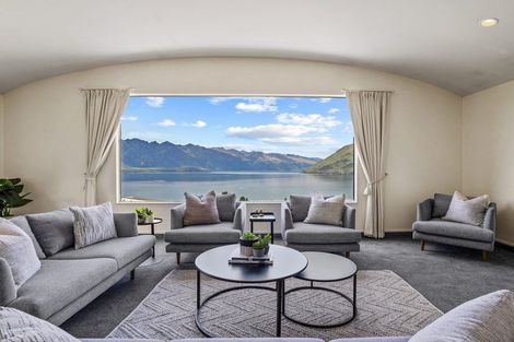 Photo of property in 3a Strawberry Lane, Fernhill, Queenstown, 9300