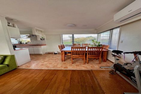 Photo of property in 10 Dundee Place, Blockhouse Bay, Auckland, 0600
