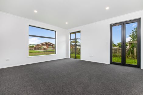 Photo of property in 17 Coolen Place, Tuakau, 2121