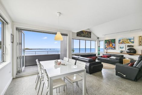 Photo of property in 100 Owhiro Bay Parade, Owhiro Bay, Wellington, 6023