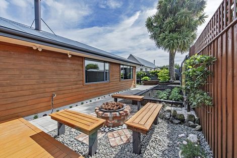 Photo of property in 27 Reserve Road, Waikuku Beach, 7473