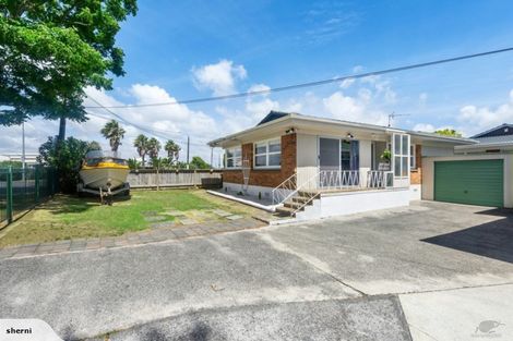 Photo of property in 2/1 Selwyn Road, Manurewa, Auckland, 2102