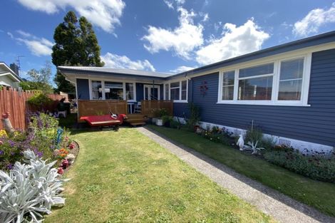 Photo of property in 16 Graham Street, Eltham, 4322