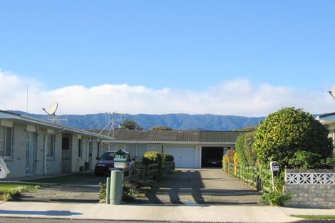 Photo of property in 64 Te Rauparaha Street, Otaki, 5512