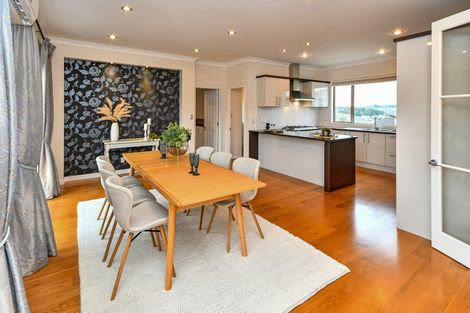Photo of property in 36 Leburn Crescent, Flat Bush, Auckland, 2016