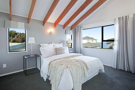 Photo of property in 42a Matakatia Parade, Matakatia, Whangaparaoa, 0930