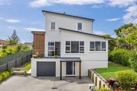 Photo of property in 2/9 Folkestone Street, Murrays Bay, Auckland, 0630