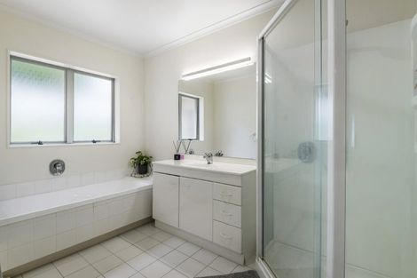 Photo of property in 13 Phoebe Meikle Place, Torbay, Auckland, 0630