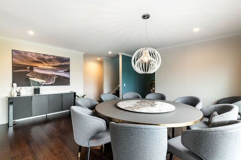 Photo of property in 16 Schopolo Place, Schnapper Rock, Auckland, 0632