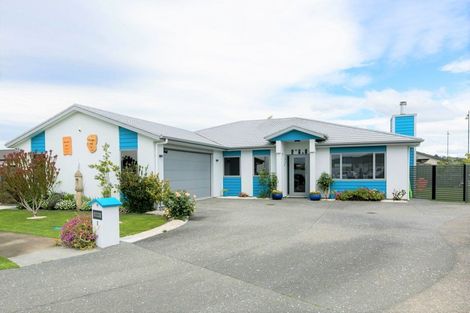 Photo of property in 8 Ohau Place, Poraiti, Napier, 4112
