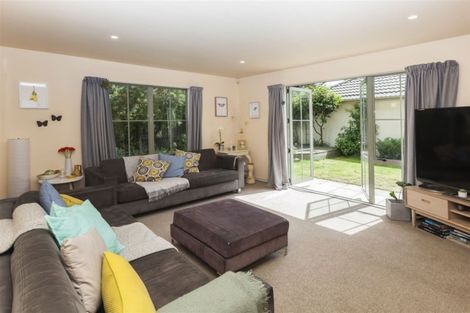 Photo of property in 2c Chislehurst Place, Bryndwr, Christchurch, 8052