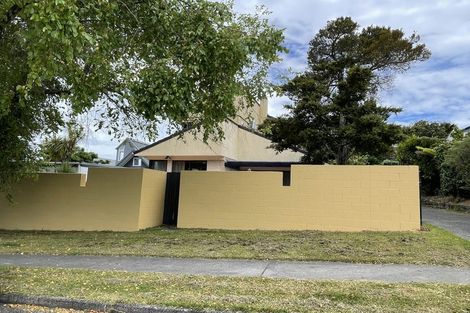 Photo of property in 18 King Richard Place, Browns Bay, Auckland, 0630