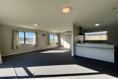 Photo of property in 65 Trias Road, Totara Vale, Auckland, 0629