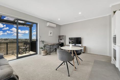 Photo of property in 24 Pukewhero Rise, Westgate, Auckland, 0614