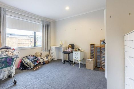 Photo of property in 108 Hillcrest Drive, Kelvin Grove, Palmerston North, 4414