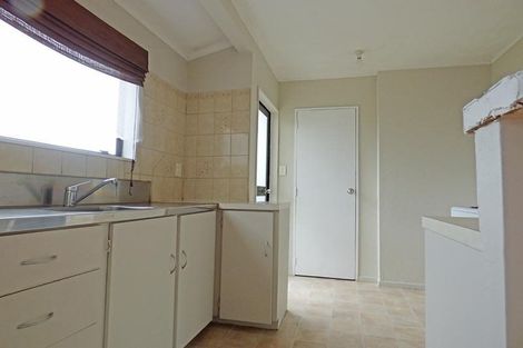 Photo of property in 1/8 Woodside Road, Massey, Auckland, 0614