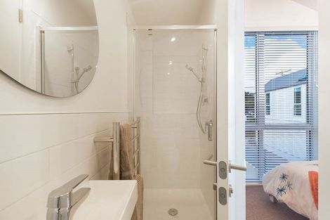 Photo of property in 4 Titoki Close, Matakana, 0985