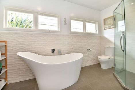 Photo of property in 2 Carento Way, Stanmore Bay, Whangaparaoa, 0932