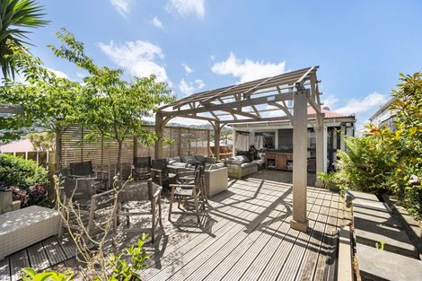 Photo of property in 8 Glendavar Street, Berhampore, Wellington, 6023